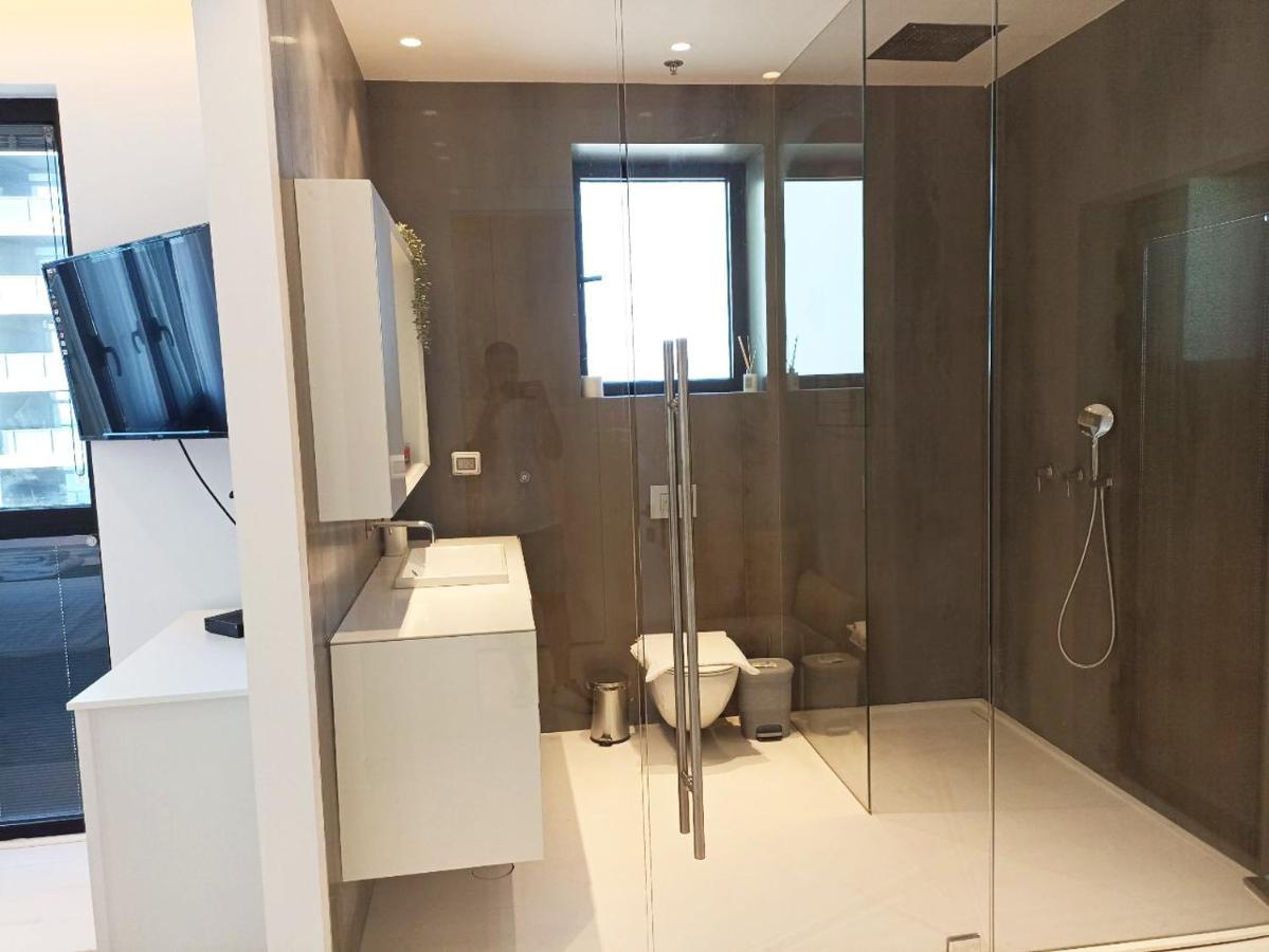 Yalarent Sea-Breeze Penthouse With Jacuzzi Lejlighed Bat Yam Eksteriør billede