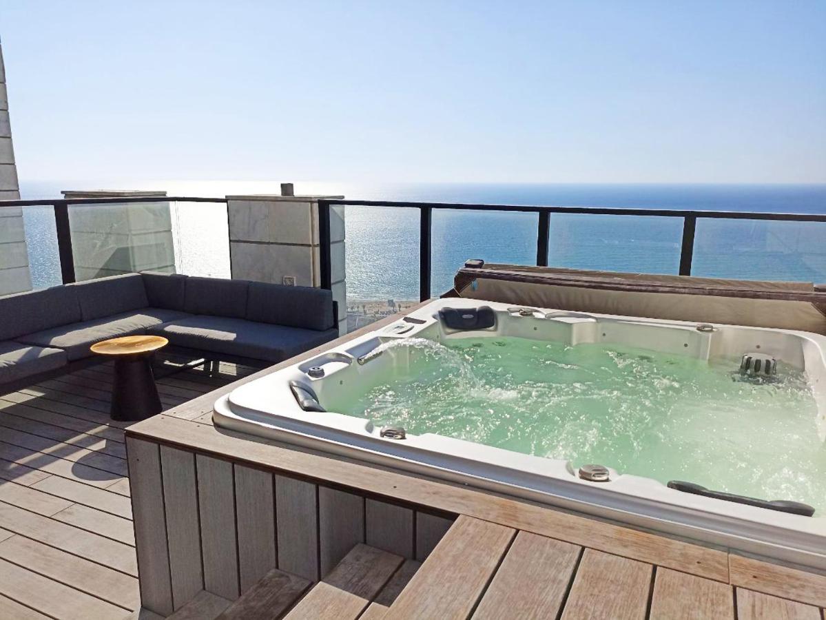 Yalarent Sea-Breeze Penthouse With Jacuzzi Lejlighed Bat Yam Eksteriør billede