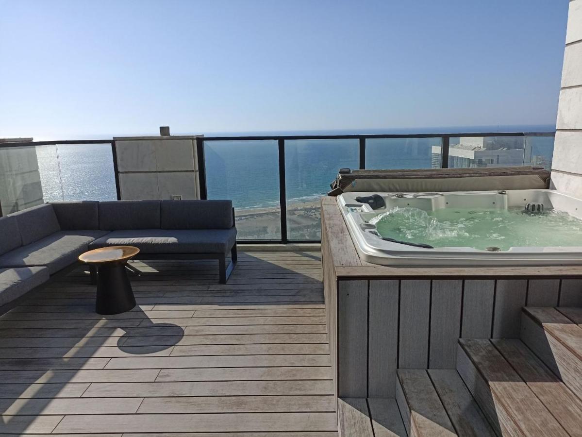 Yalarent Sea-Breeze Penthouse With Jacuzzi Lejlighed Bat Yam Eksteriør billede