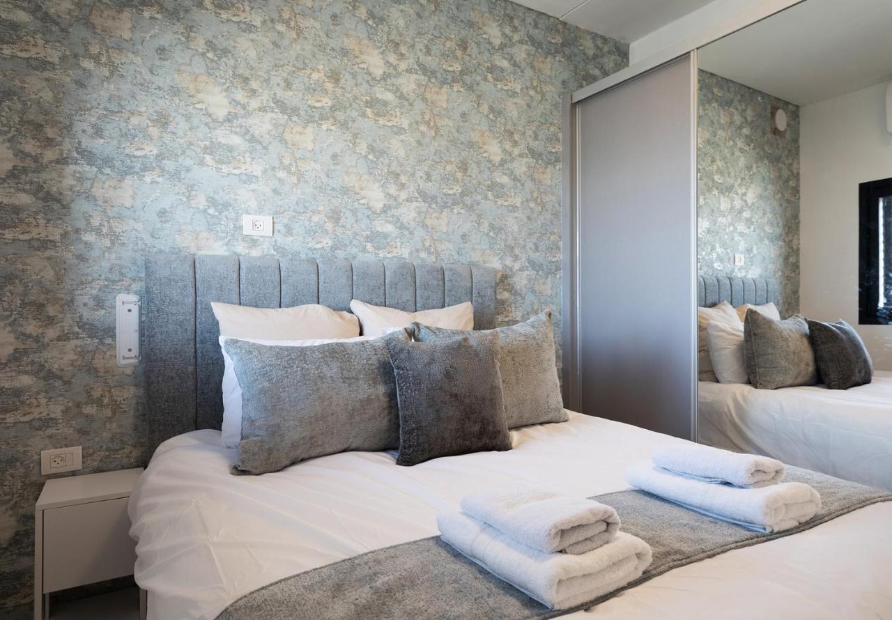 Yalarent Sea-Breeze Penthouse With Jacuzzi Lejlighed Bat Yam Eksteriør billede
