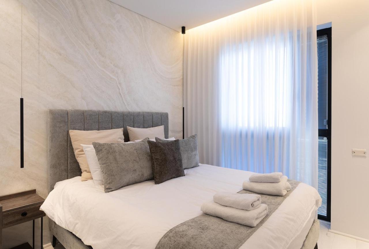 Yalarent Sea-Breeze Penthouse With Jacuzzi Lejlighed Bat Yam Eksteriør billede