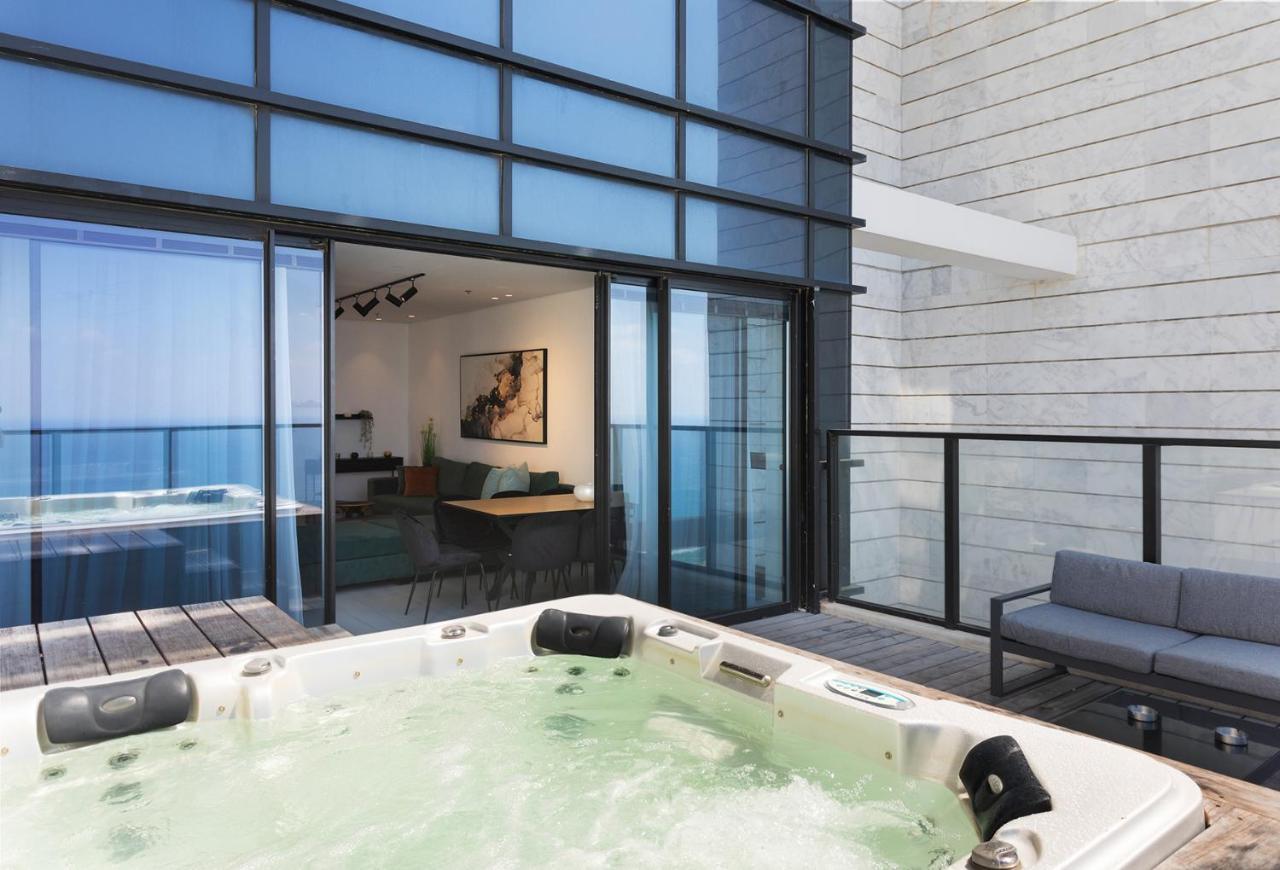 Yalarent Sea-Breeze Penthouse With Jacuzzi Lejlighed Bat Yam Eksteriør billede