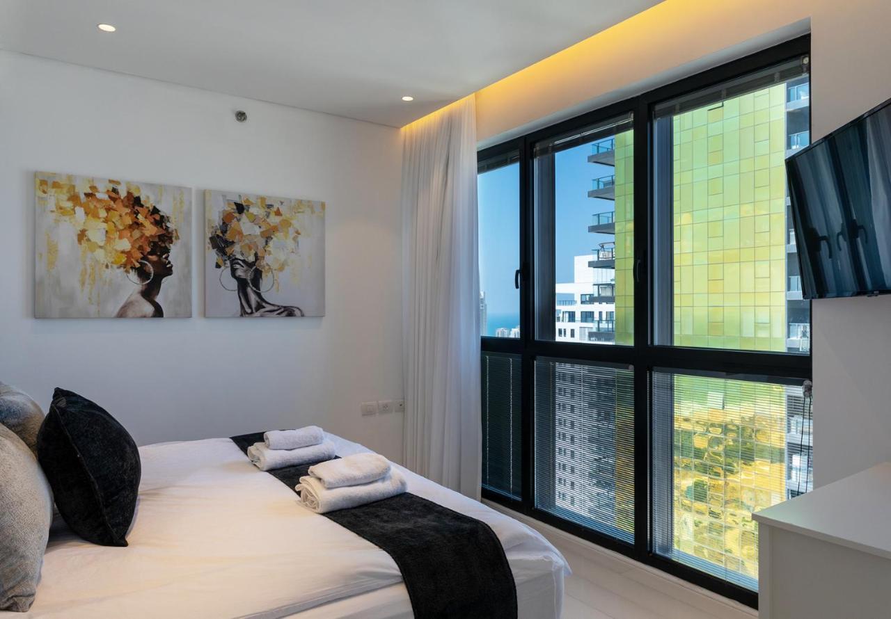 Yalarent Sea-Breeze Penthouse With Jacuzzi Lejlighed Bat Yam Eksteriør billede